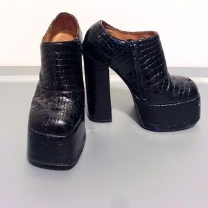 Jeffrey Campbell women’s size 6 platform